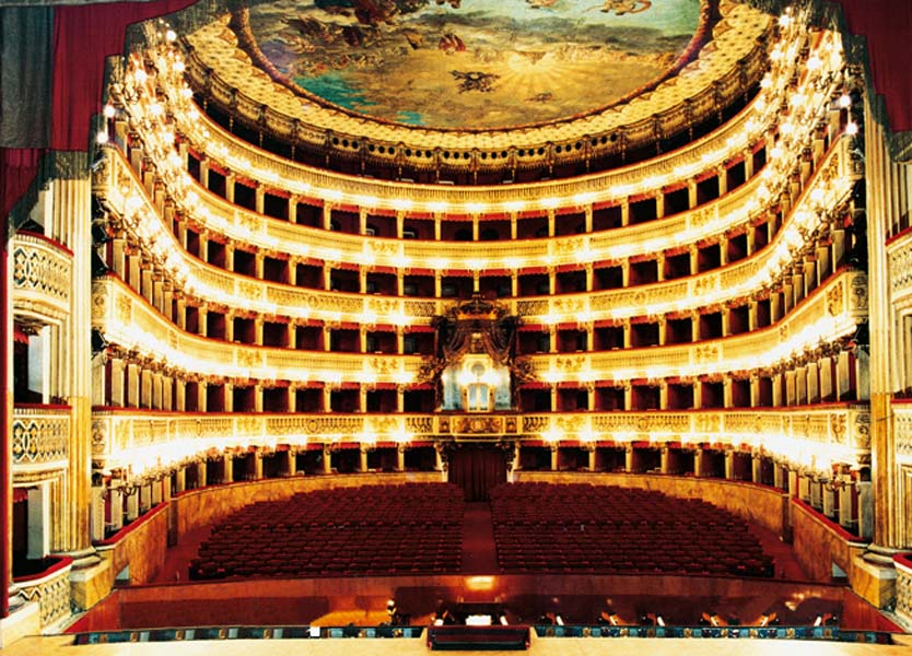 2011 - ATTESTATO di partecipazione al Corso di specializzazione per insegnanti di danza classico -accademica presso Scuola di Ballo del Teatro San Carlo di Napoli, diretta da Anna Razzi